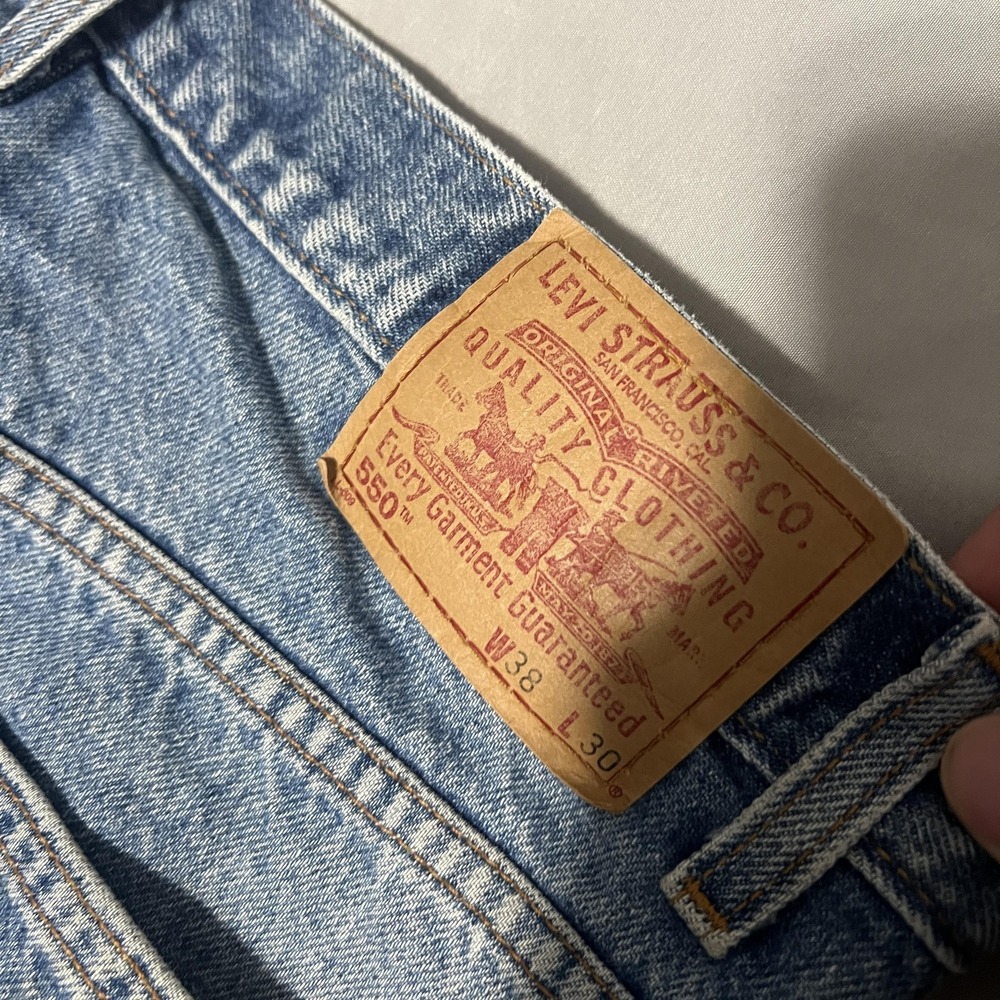 Levis 550 Jeans Mens 38x30 Blue Light Wash Relaxed Tapered Leg Denim Casual - Picture 5 of 8